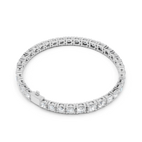 Graduated Round-Cut Diamond Tennis Bracelet